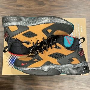 Nike Air Mowabb *Does Not Come With Original Box*